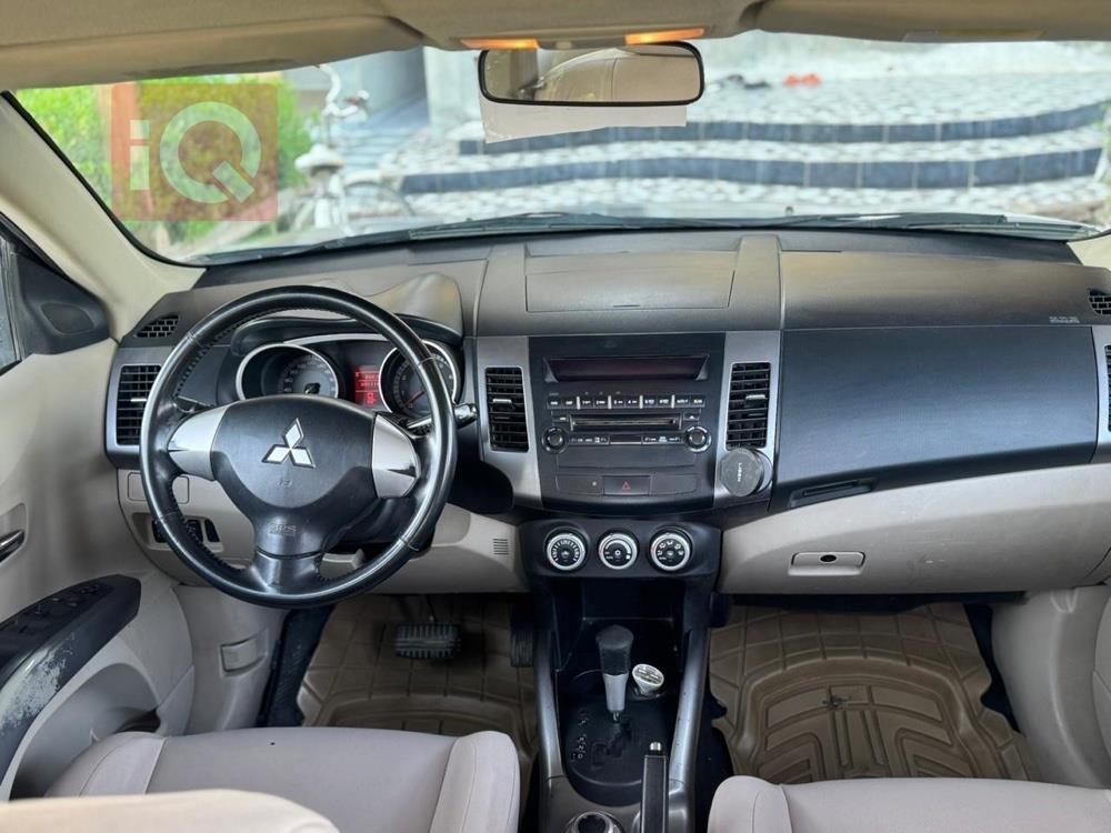 ميتسوبيشي اوتلاندر